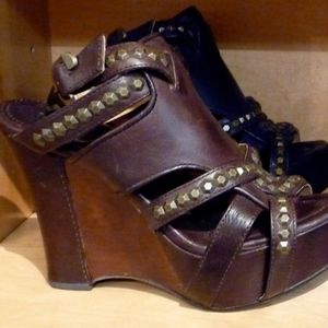 FRYE Rosy Honeycomb Leather Studded Platform 10